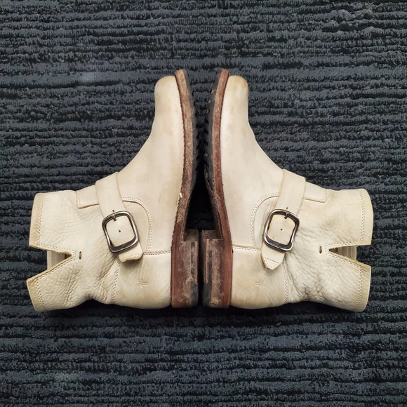 FRYE Size 6 Cream/Natural Veronica Full Grain Leather Moto Ankle Bootie - Picture 4 of 8